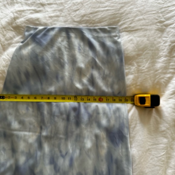 Black Tape satin sky blue skirt elastic waist - Picture 3 of 5